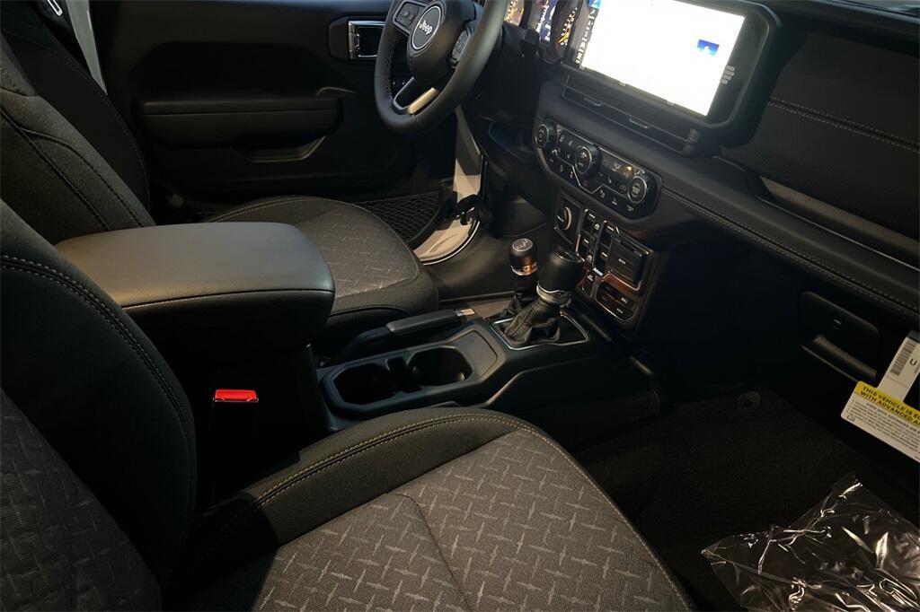 new 2025 Jeep Gladiator car, priced at $51,960