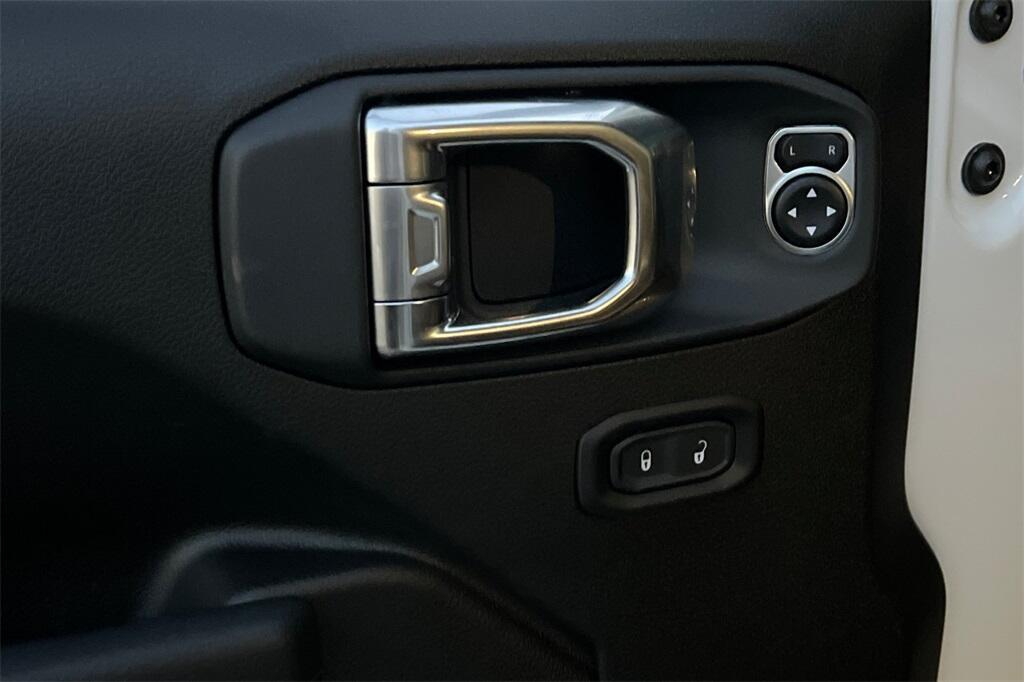 new 2025 Jeep Gladiator car, priced at $51,960