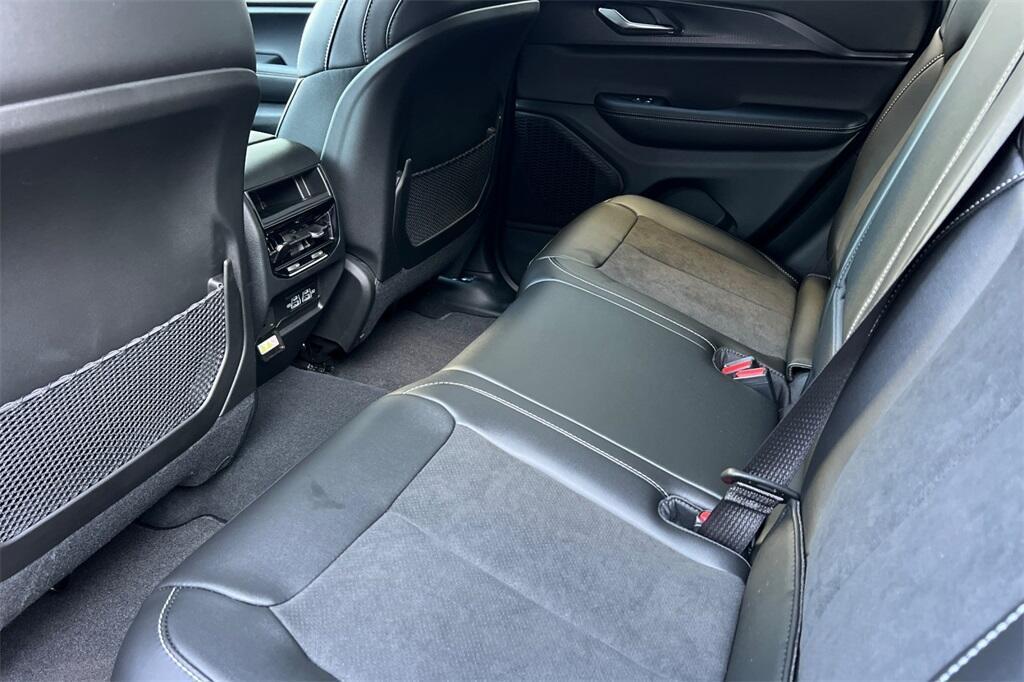 new 2025 Jeep Grand Cherokee car, priced at $38,235