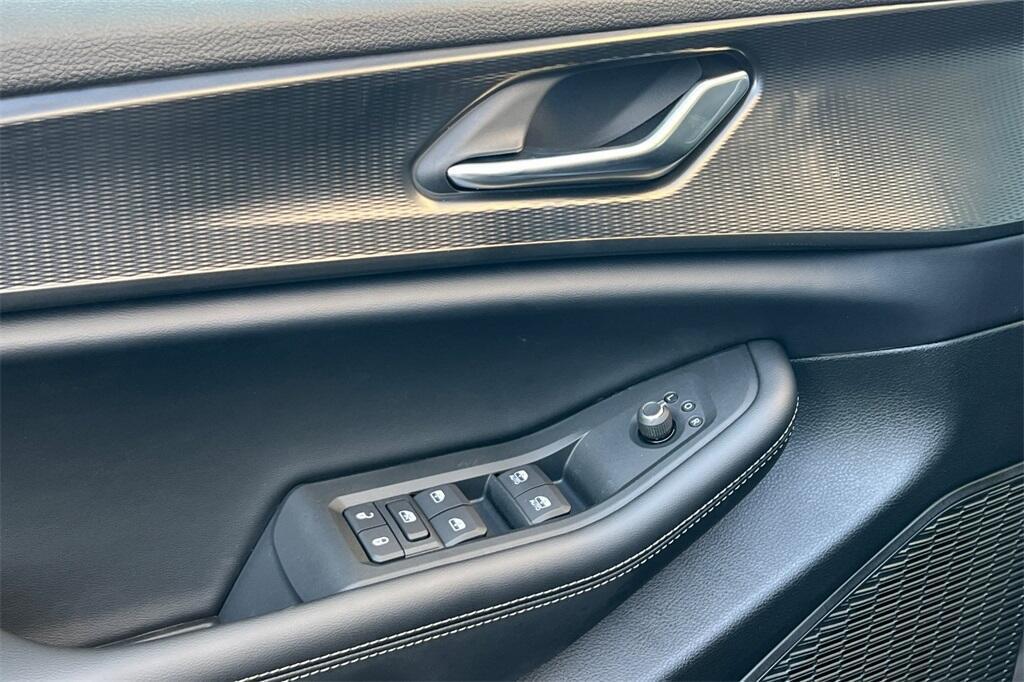 new 2025 Jeep Grand Cherokee car, priced at $38,235