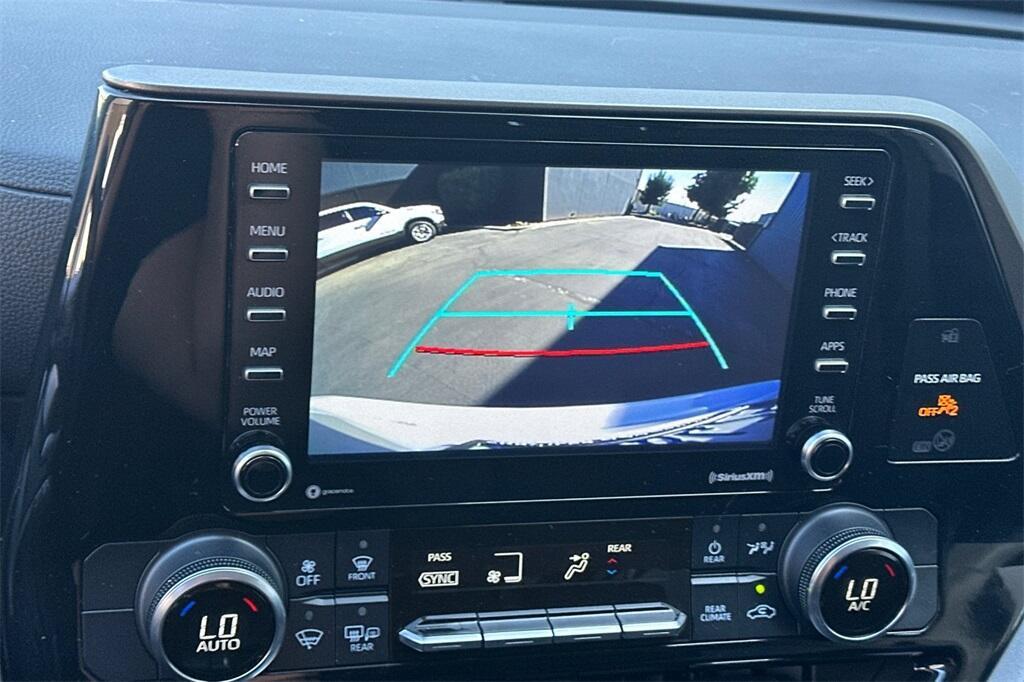 used 2022 Toyota Highlander car, priced at $29,995