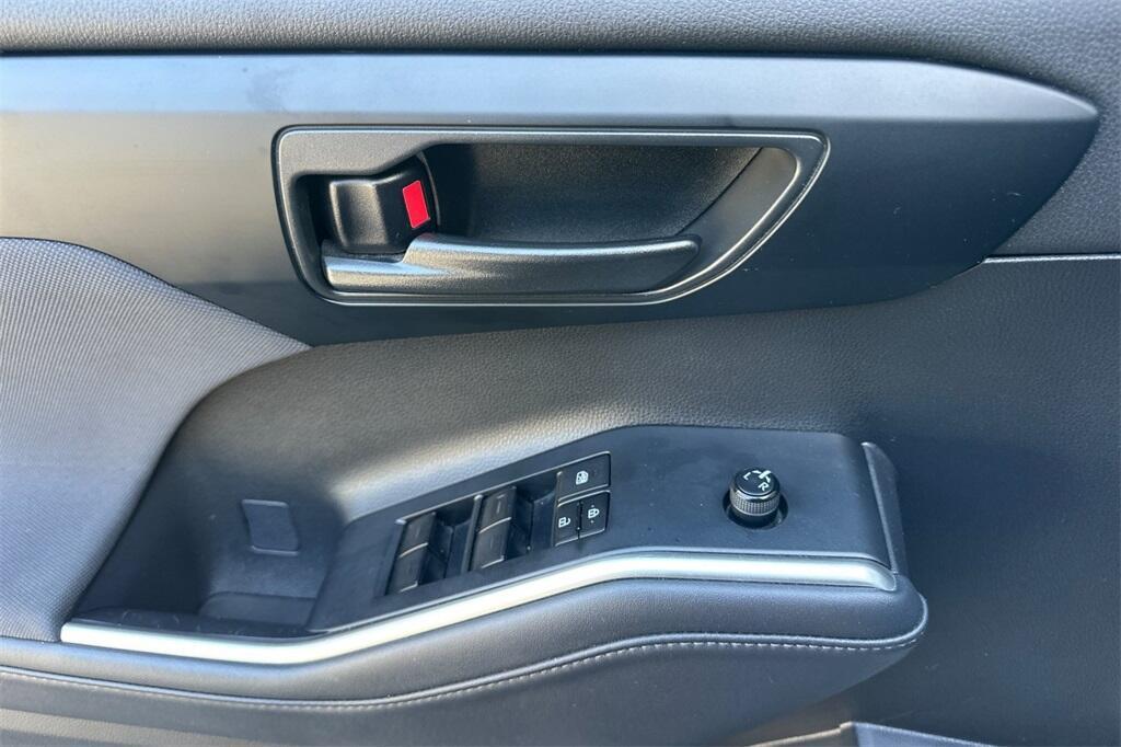 used 2022 Toyota Highlander car, priced at $29,995