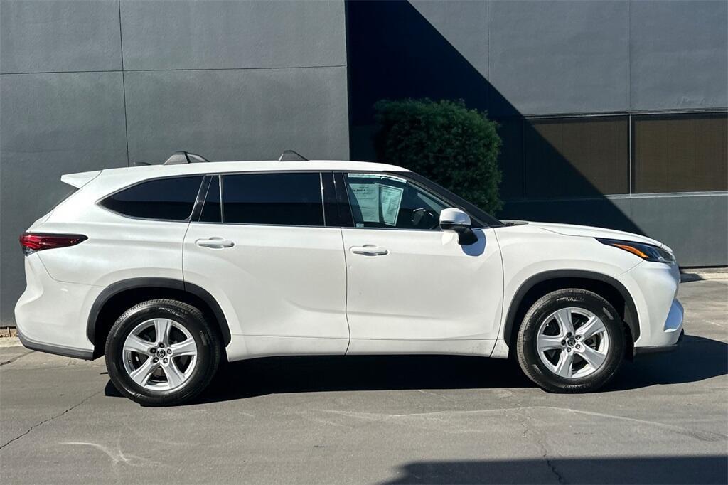 used 2022 Toyota Highlander car, priced at $29,995