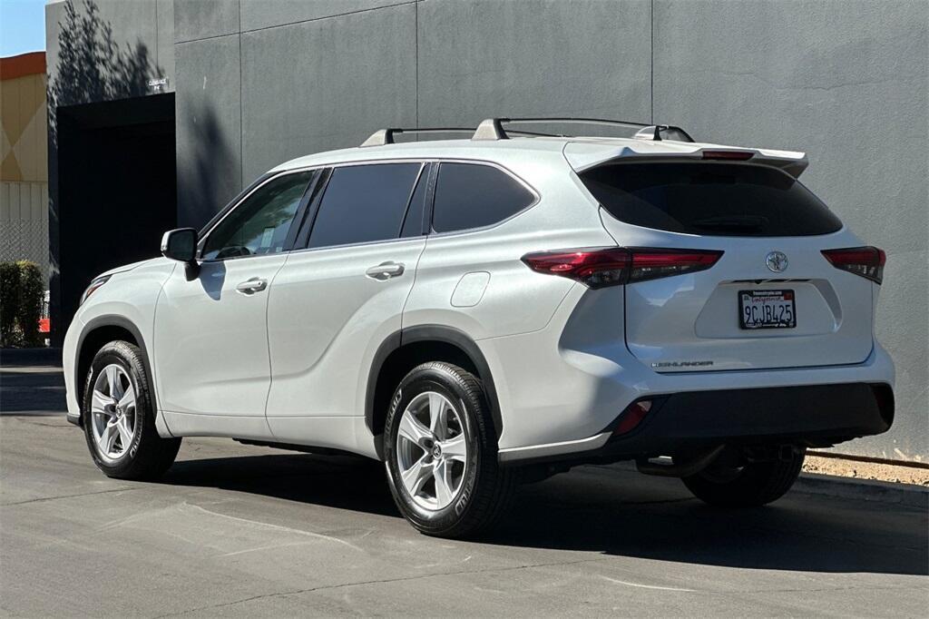 used 2022 Toyota Highlander car, priced at $29,995