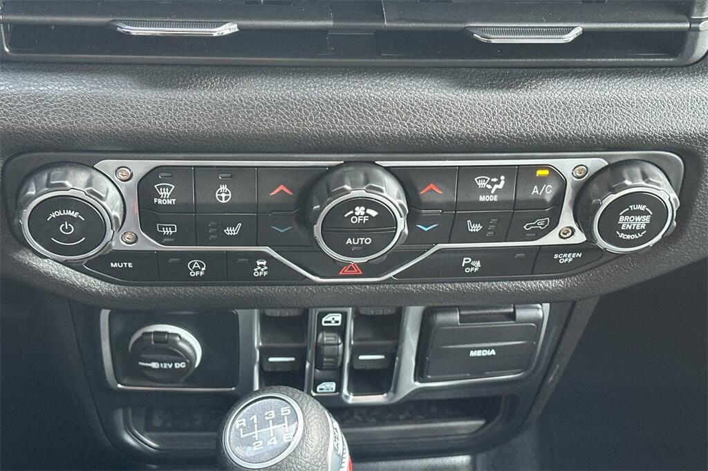 new 2025 Jeep Wrangler car, priced at $45,310