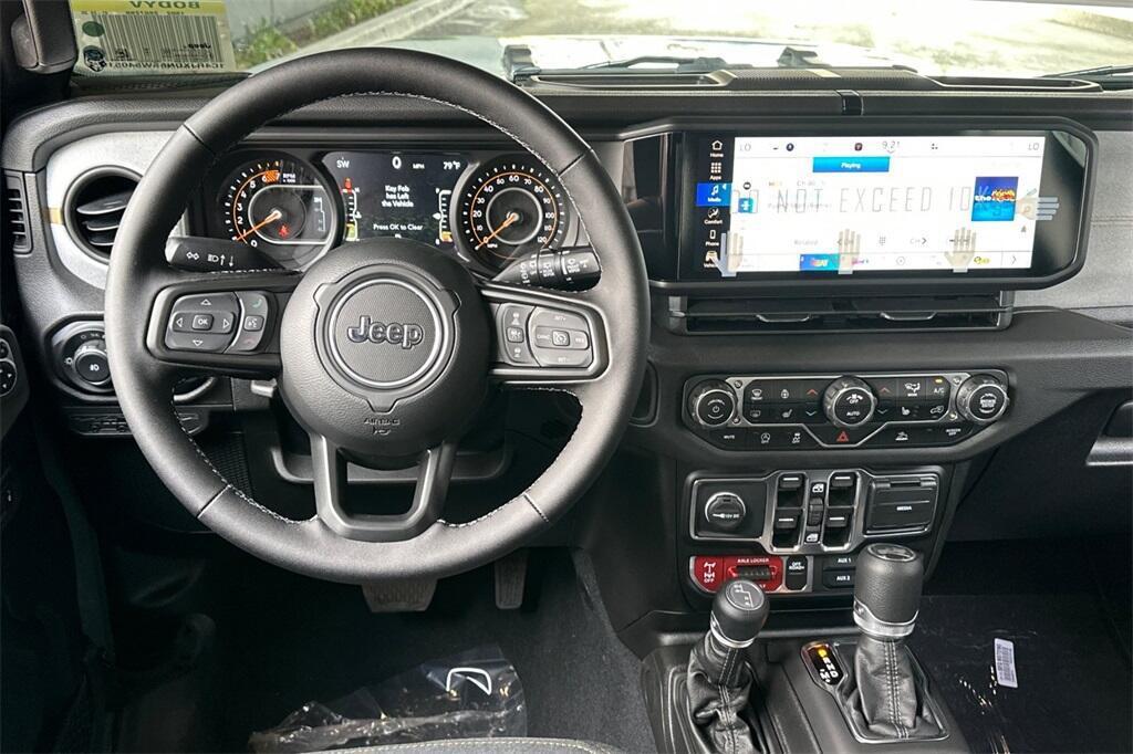 new 2025 Jeep Wrangler car, priced at $47,075