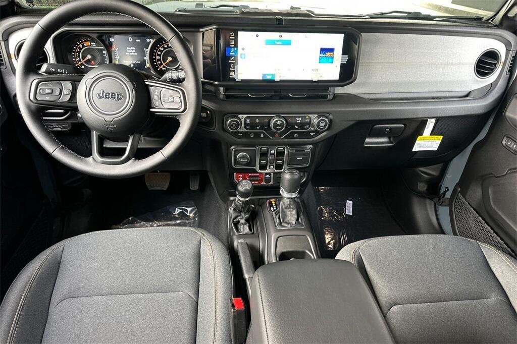 new 2025 Jeep Wrangler car, priced at $47,075