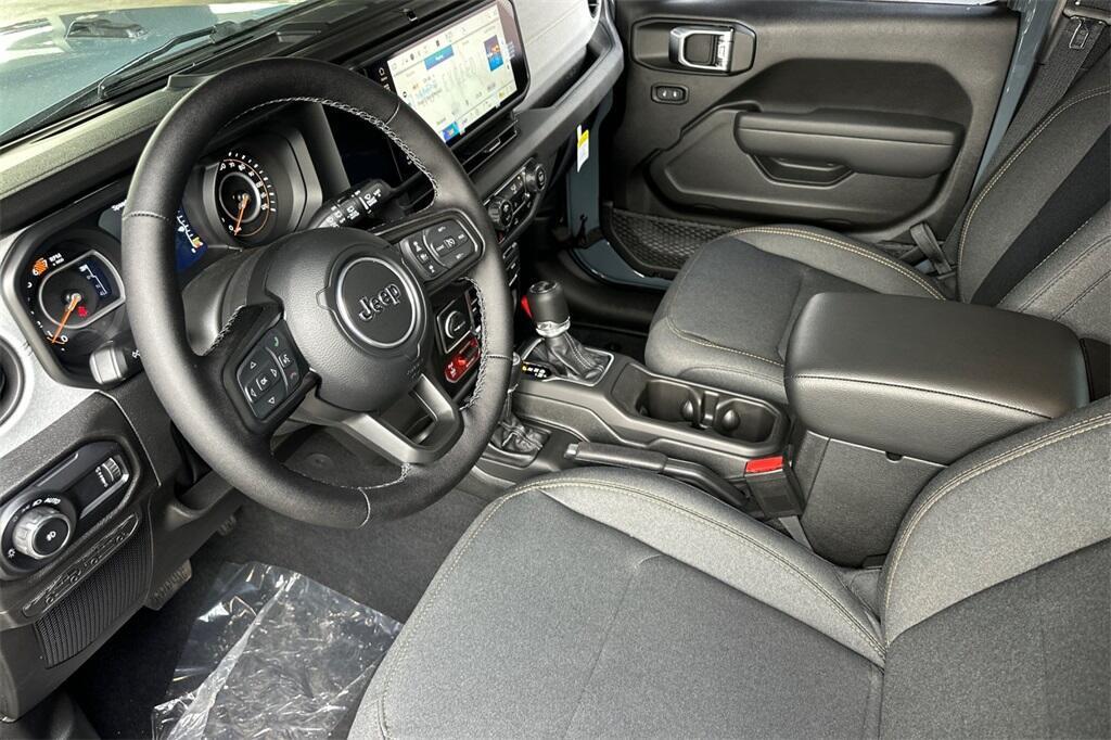new 2025 Jeep Wrangler car, priced at $47,075