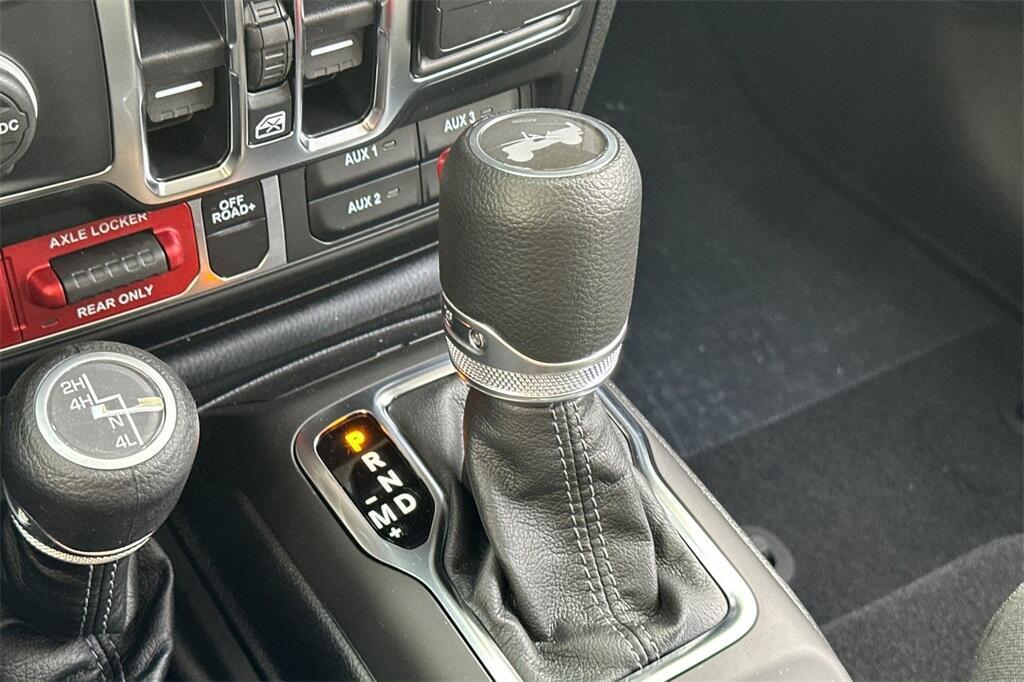 new 2025 Jeep Wrangler car, priced at $47,075