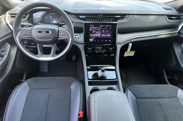 new 2025 Jeep Grand Cherokee car, priced at $42,760