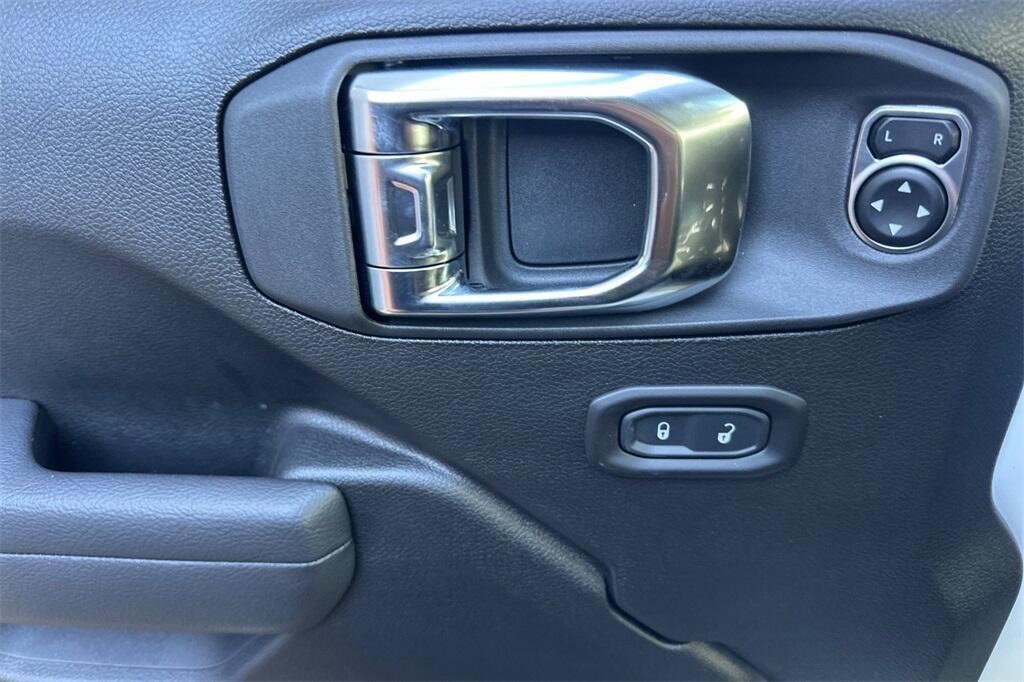 new 2025 Jeep Wrangler car, priced at $48,380