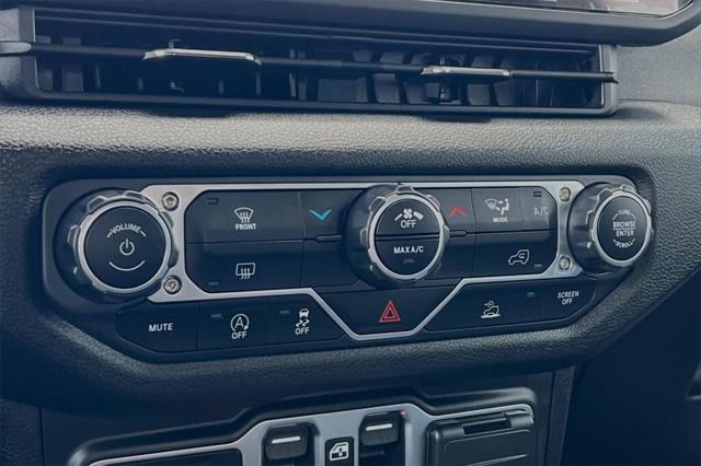 new 2025 Jeep Gladiator car, priced at $39,330