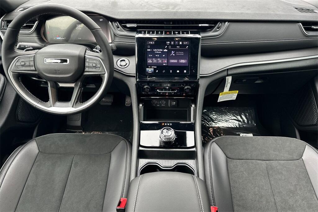 new 2025 Jeep Grand Cherokee car, priced at $41,375