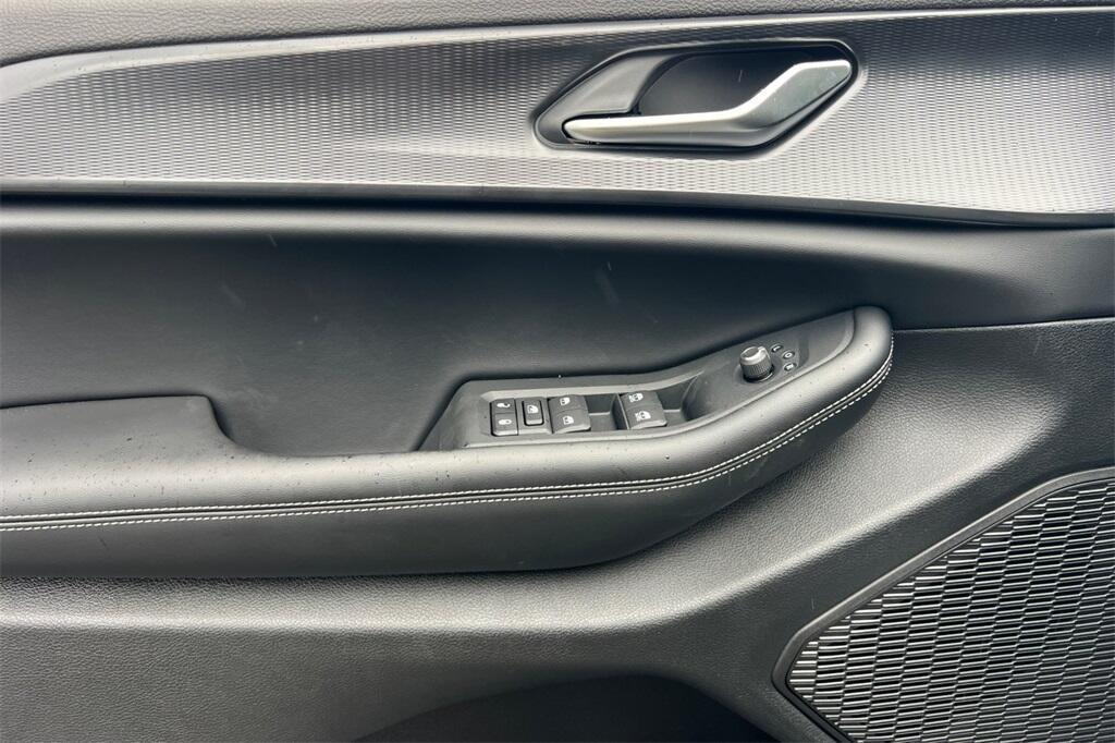 new 2025 Jeep Grand Cherokee car, priced at $38,235