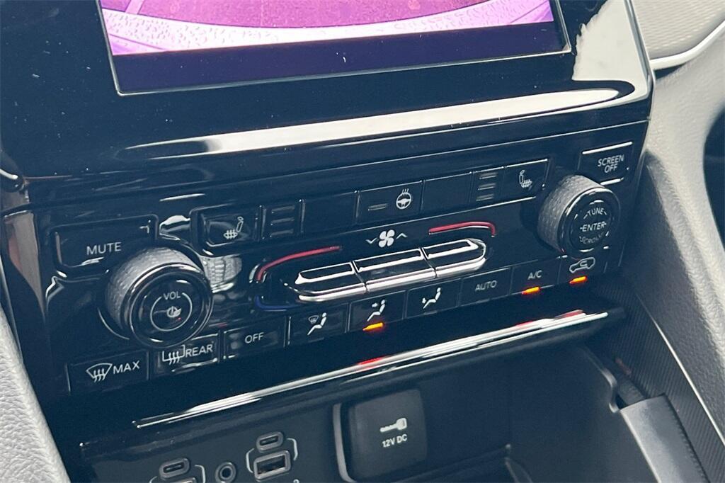 new 2025 Jeep Grand Cherokee car, priced at $38,235