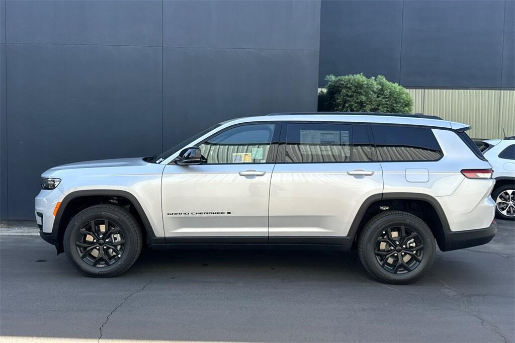 new 2025 Jeep Grand Cherokee L car, priced at $41,330