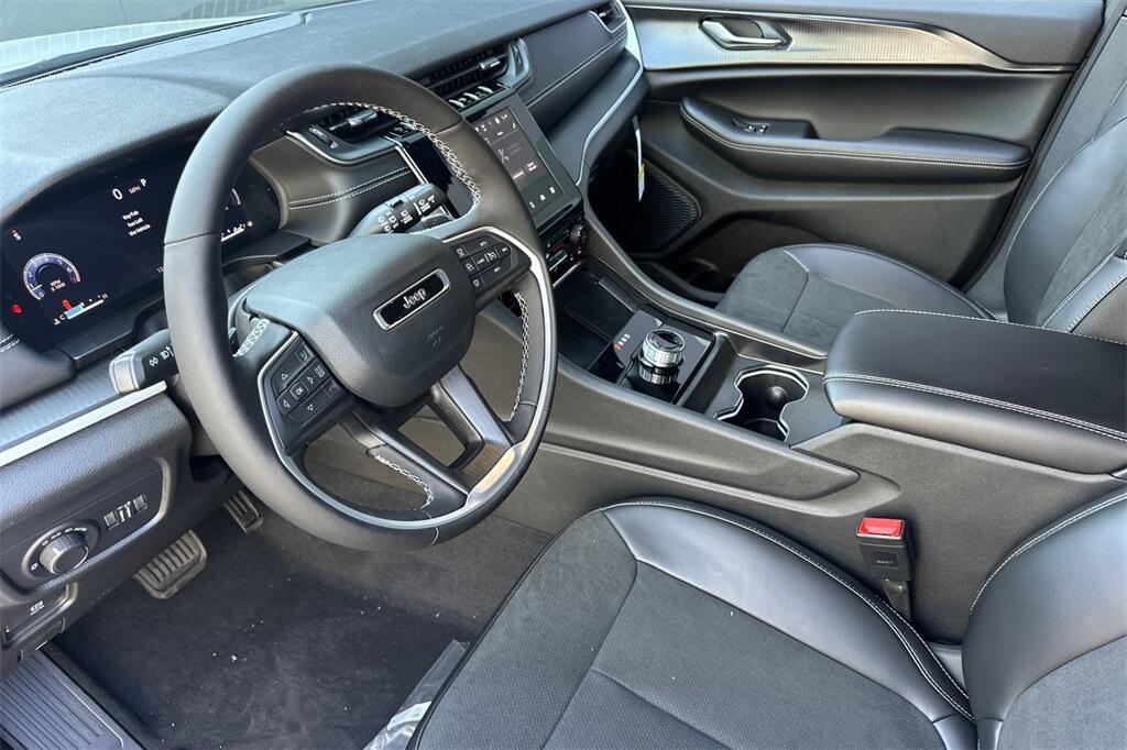 new 2025 Jeep Grand Cherokee L car, priced at $41,330