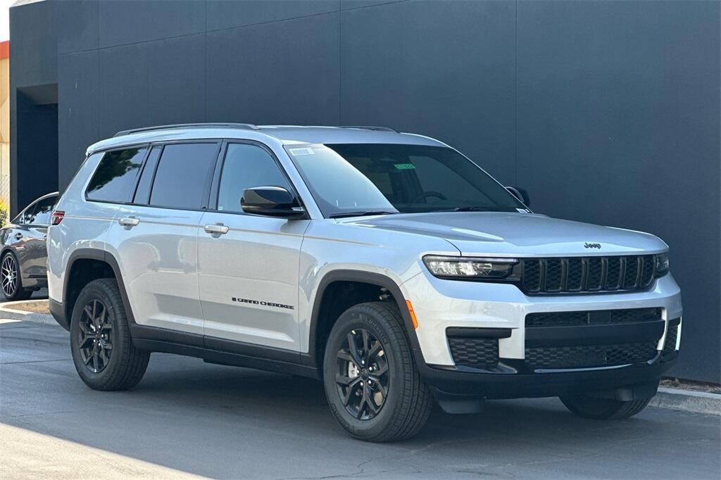 new 2025 Jeep Grand Cherokee L car, priced at $41,330