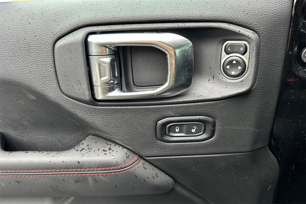 new 2025 Jeep Wrangler car, priced at $57,955