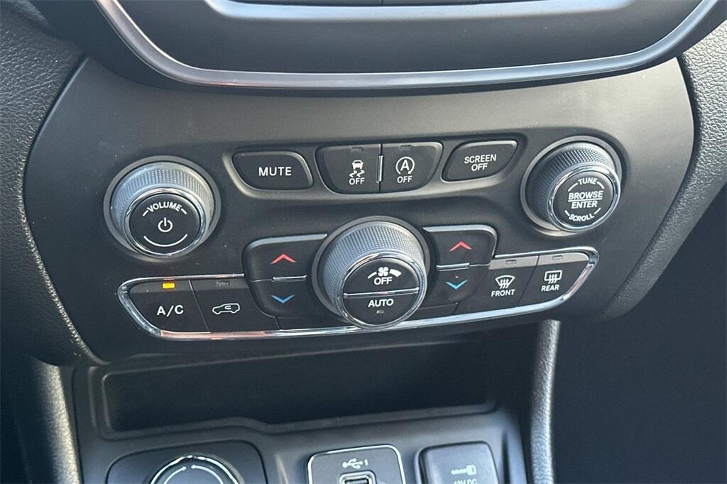 used 2022 Jeep Cherokee car, priced at $25,180