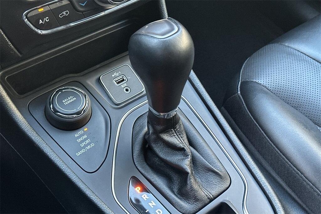 used 2022 Jeep Cherokee car, priced at $25,180