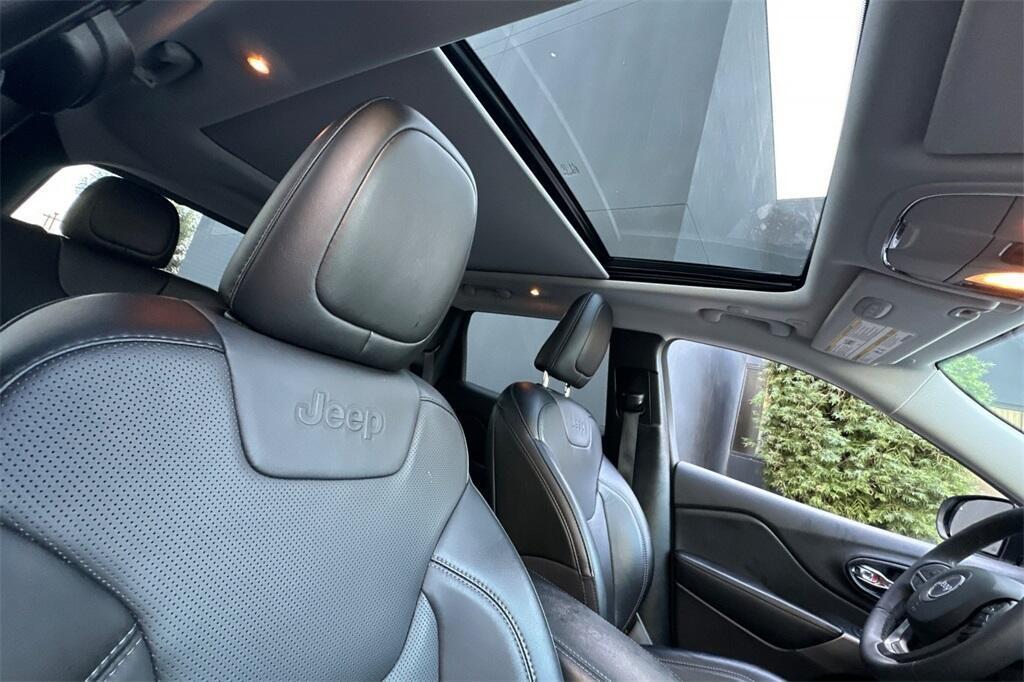 used 2022 Jeep Cherokee car, priced at $25,180