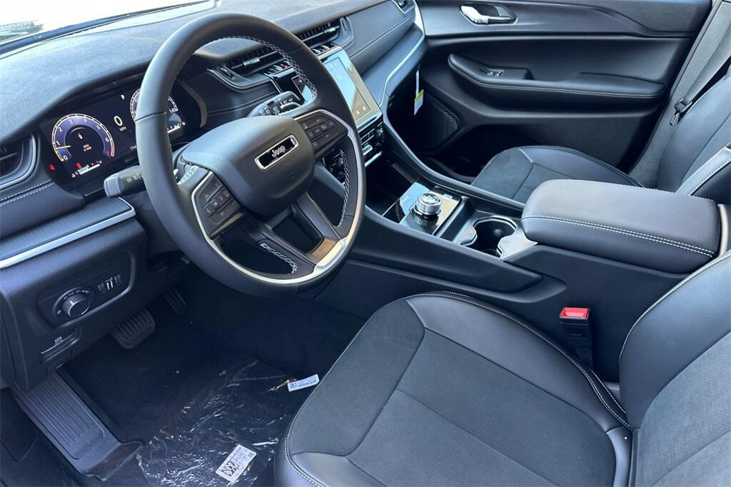 new 2025 Jeep Grand Cherokee L car, priced at $40,975
