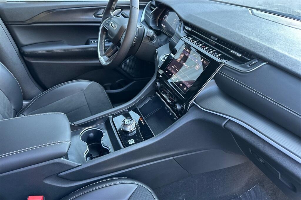 new 2025 Jeep Grand Cherokee L car, priced at $40,975