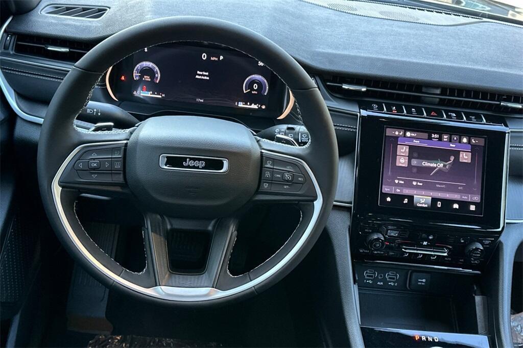 new 2025 Jeep Grand Cherokee L car, priced at $40,975