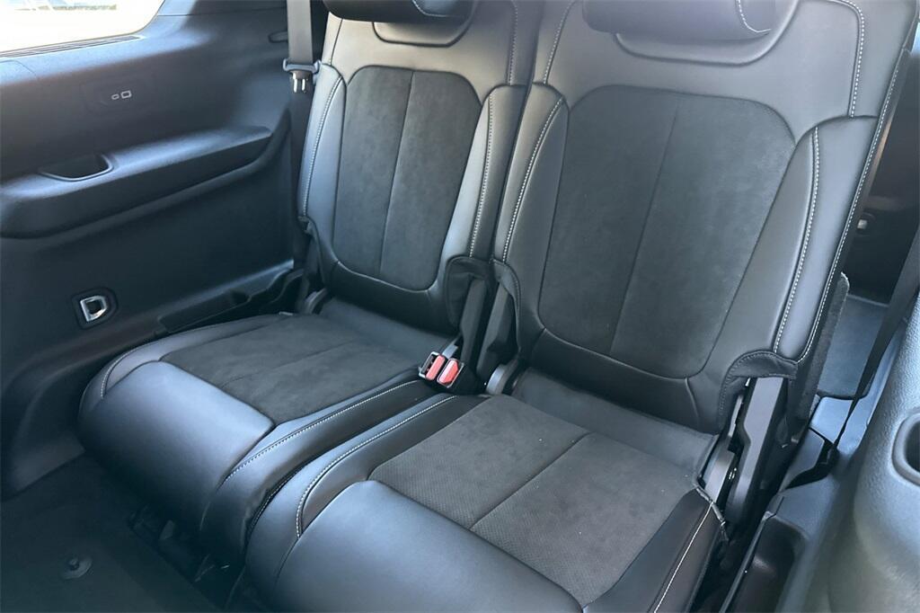 new 2025 Jeep Grand Cherokee L car, priced at $40,975