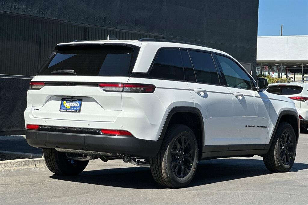 new 2025 Jeep Grand Cherokee car, priced at $39,196