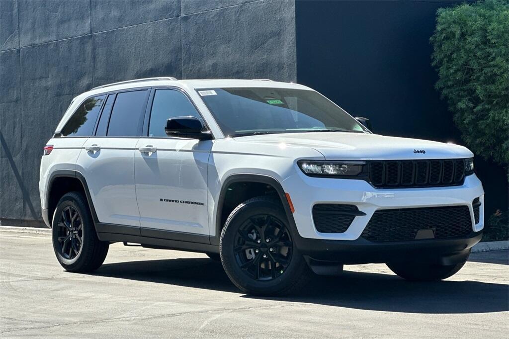 new 2025 Jeep Grand Cherokee car, priced at $39,196