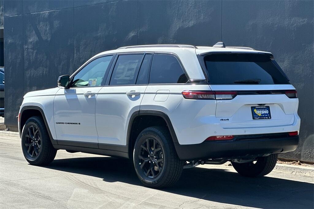 new 2025 Jeep Grand Cherokee car, priced at $39,196