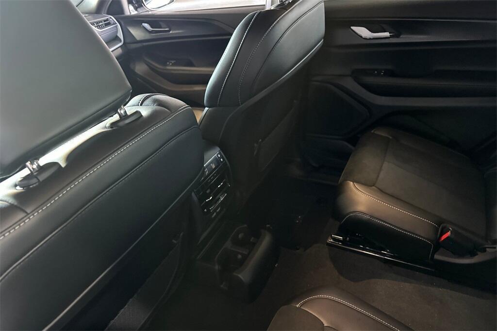 new 2025 Jeep Grand Cherokee L car, priced at $37,985