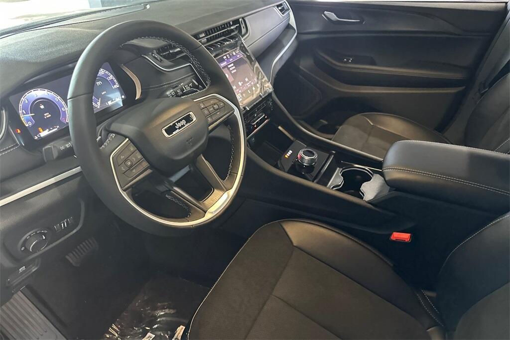 new 2025 Jeep Grand Cherokee L car, priced at $37,985
