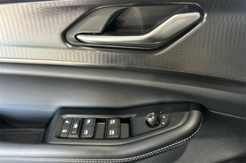 new 2025 Jeep Grand Cherokee L car, priced at $37,985