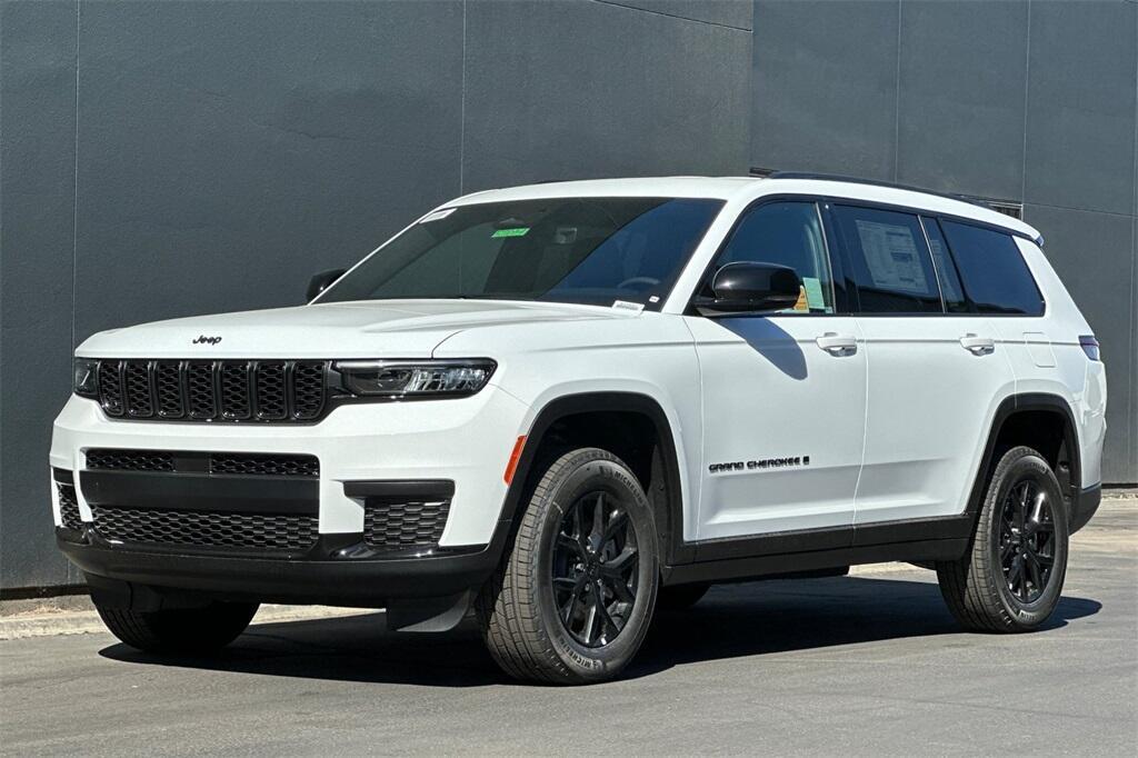 new 2025 Jeep Grand Cherokee L car, priced at $37,985