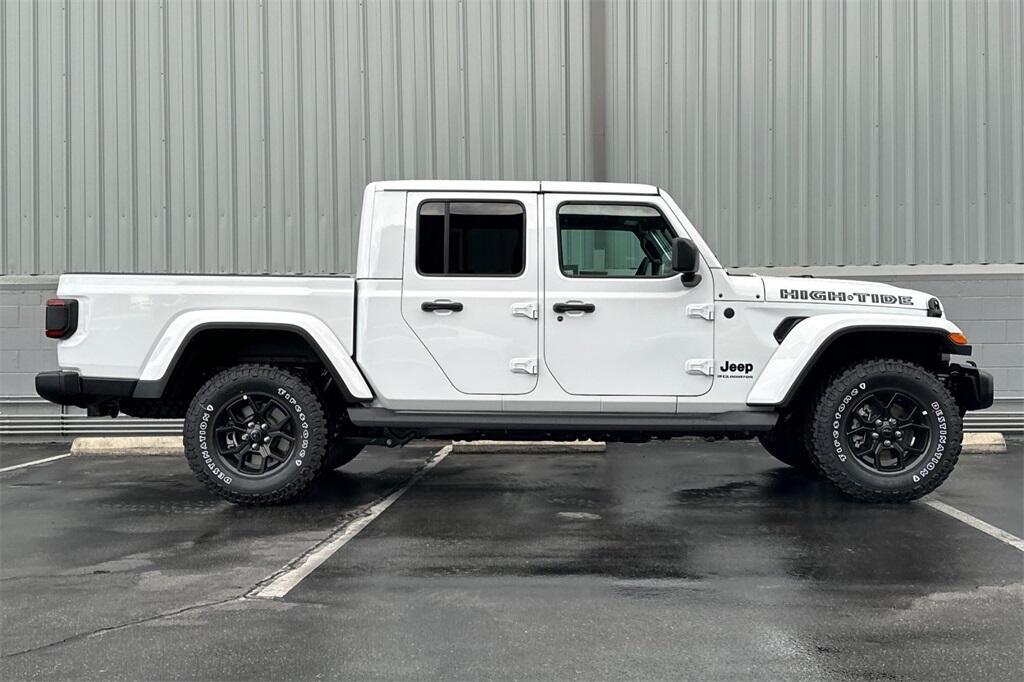 new 2025 Jeep Gladiator car, priced at $44,325