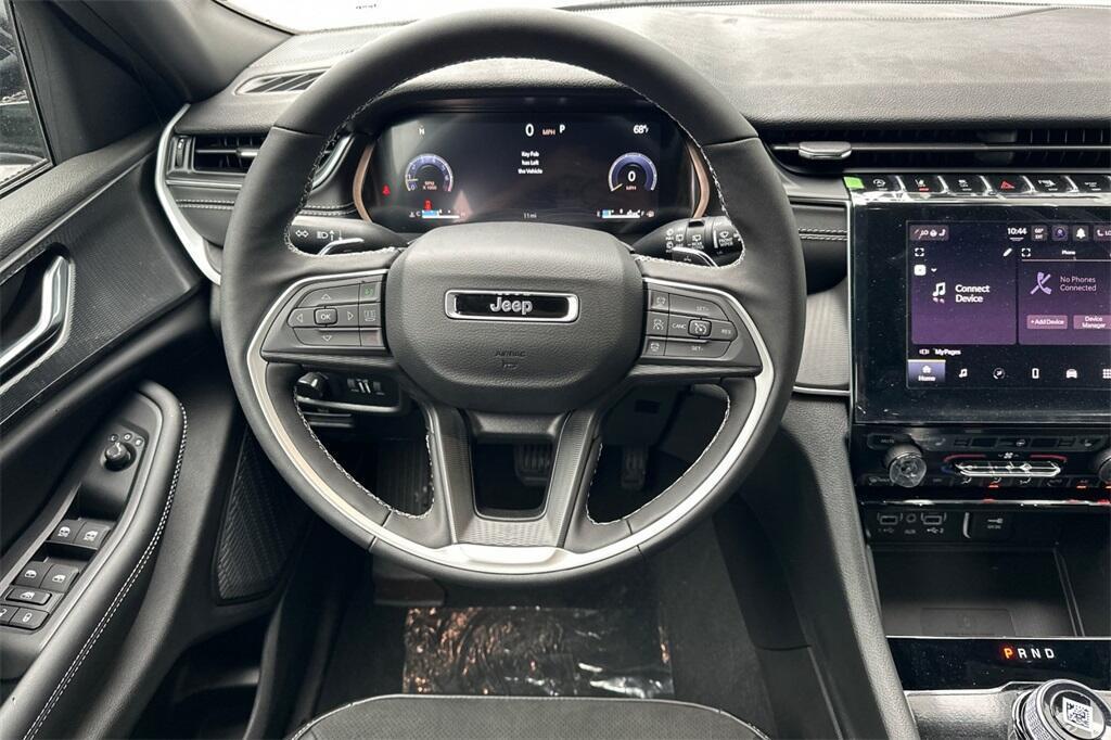 new 2025 Jeep Grand Cherokee car, priced at $40,975