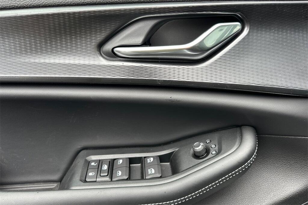 new 2025 Jeep Grand Cherokee car, priced at $40,975