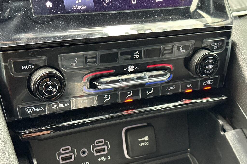 new 2025 Jeep Grand Cherokee car, priced at $40,975