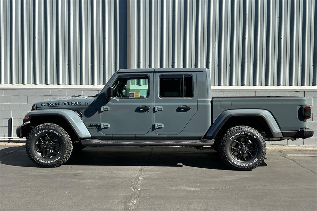 new 2025 Jeep Gladiator car, priced at $44,920