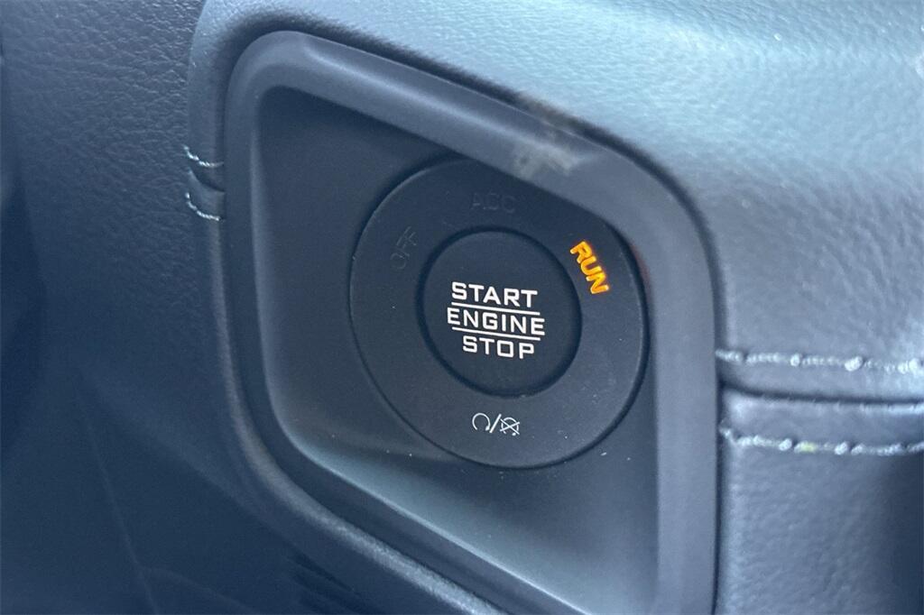 new 2025 Jeep Gladiator car, priced at $44,920