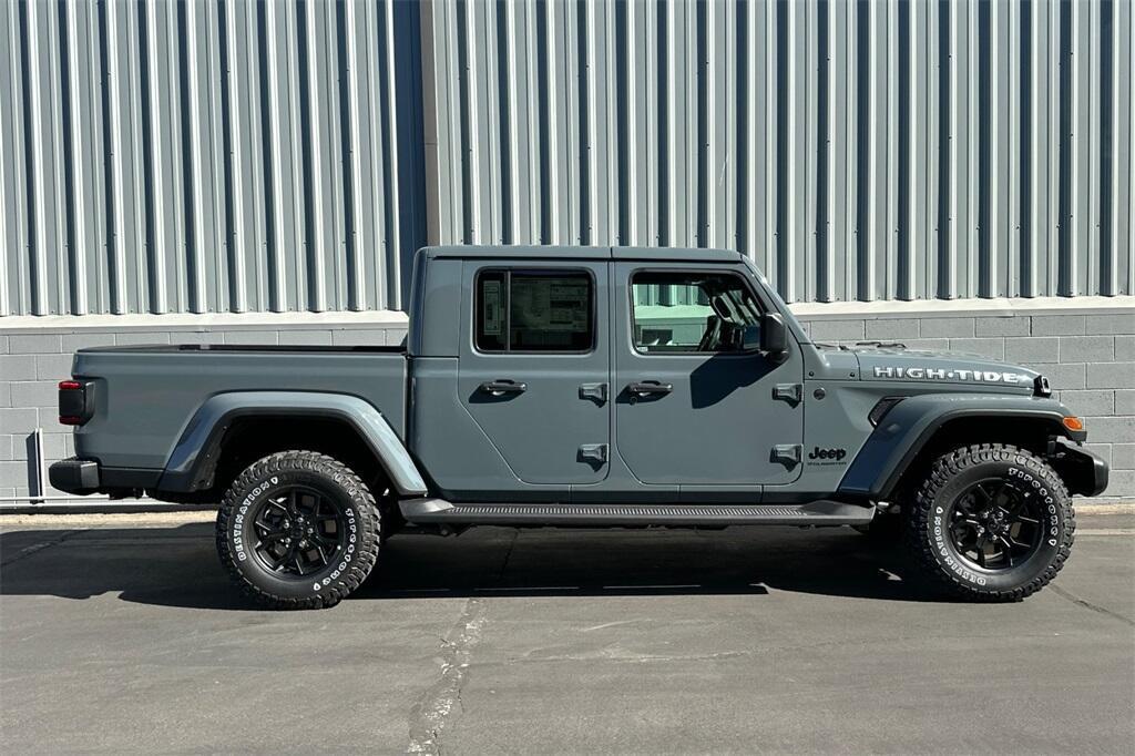 new 2025 Jeep Gladiator car, priced at $44,920