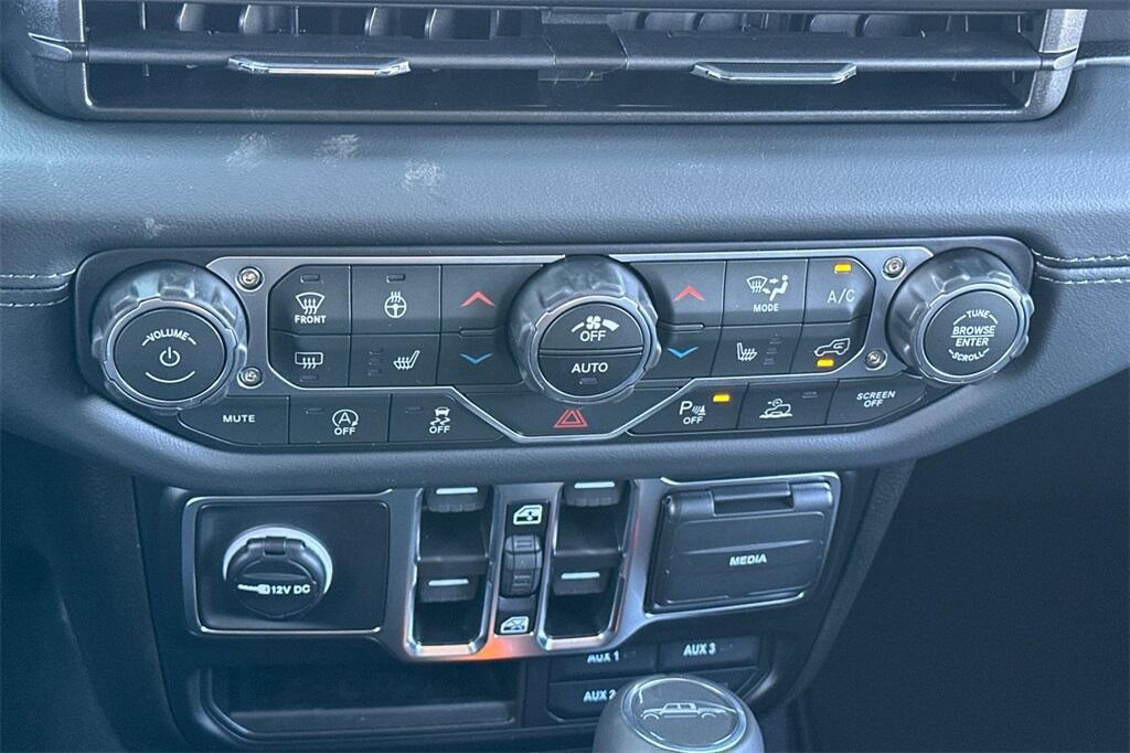 new 2025 Jeep Gladiator car, priced at $44,920