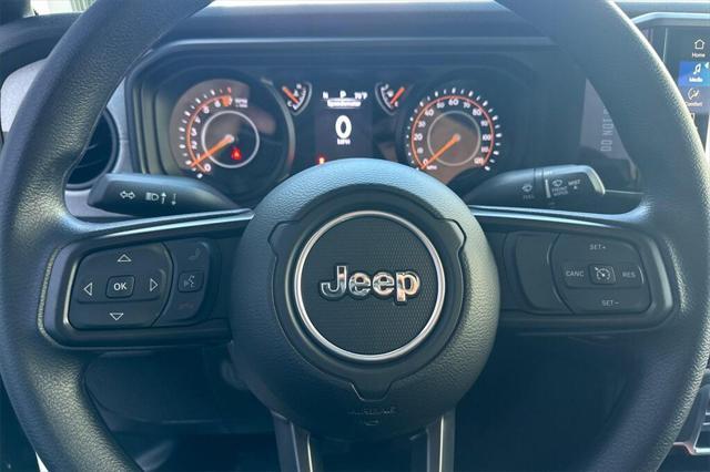 new 2025 Jeep Gladiator car, priced at $43,735