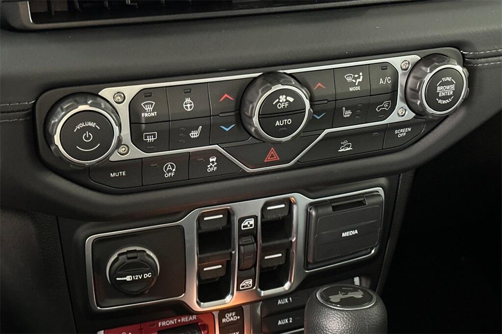 new 2025 Jeep Wrangler car, priced at $52,150