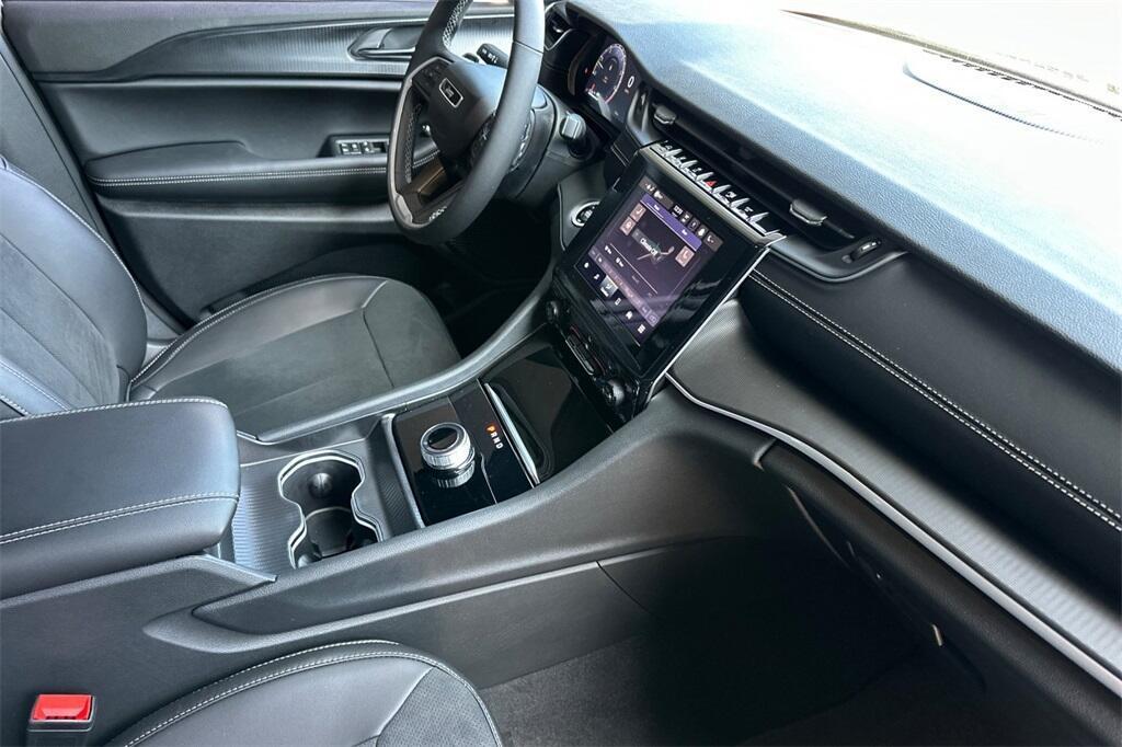 new 2025 Jeep Grand Cherokee L car, priced at $40,825