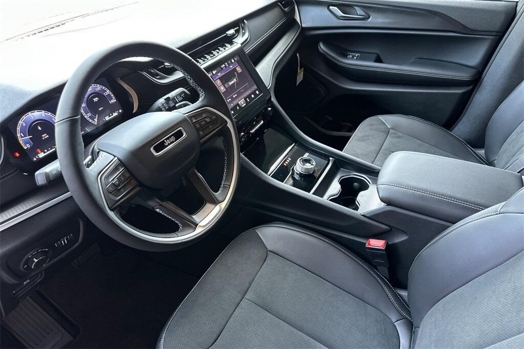 new 2025 Jeep Grand Cherokee L car, priced at $40,825