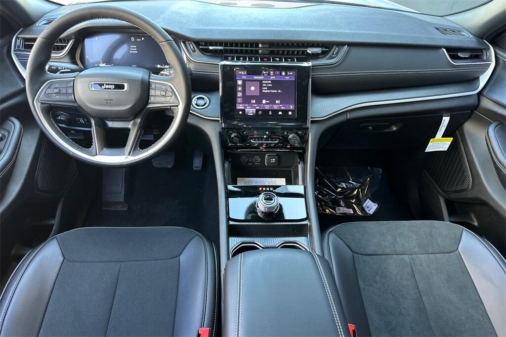 new 2025 Jeep Grand Cherokee L car, priced at $40,426